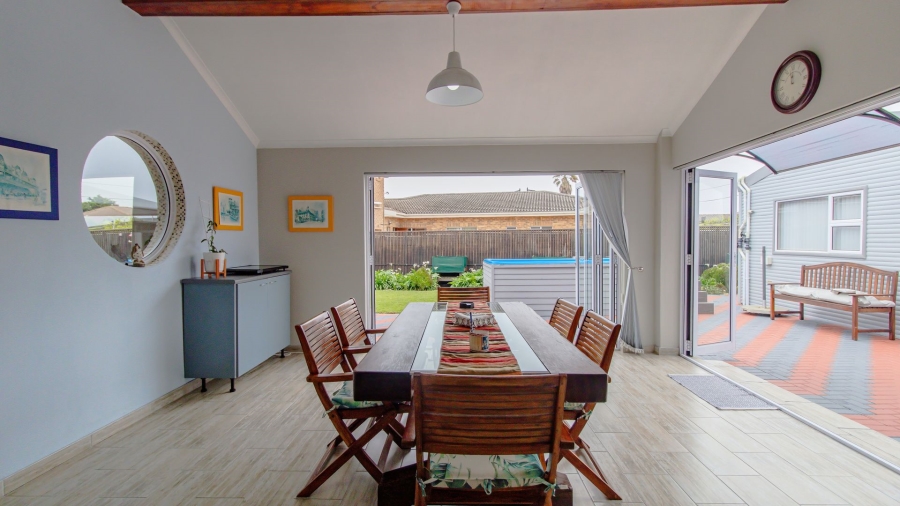 4 Bedroom Property for Sale in Yzerfontein Rural Western Cape